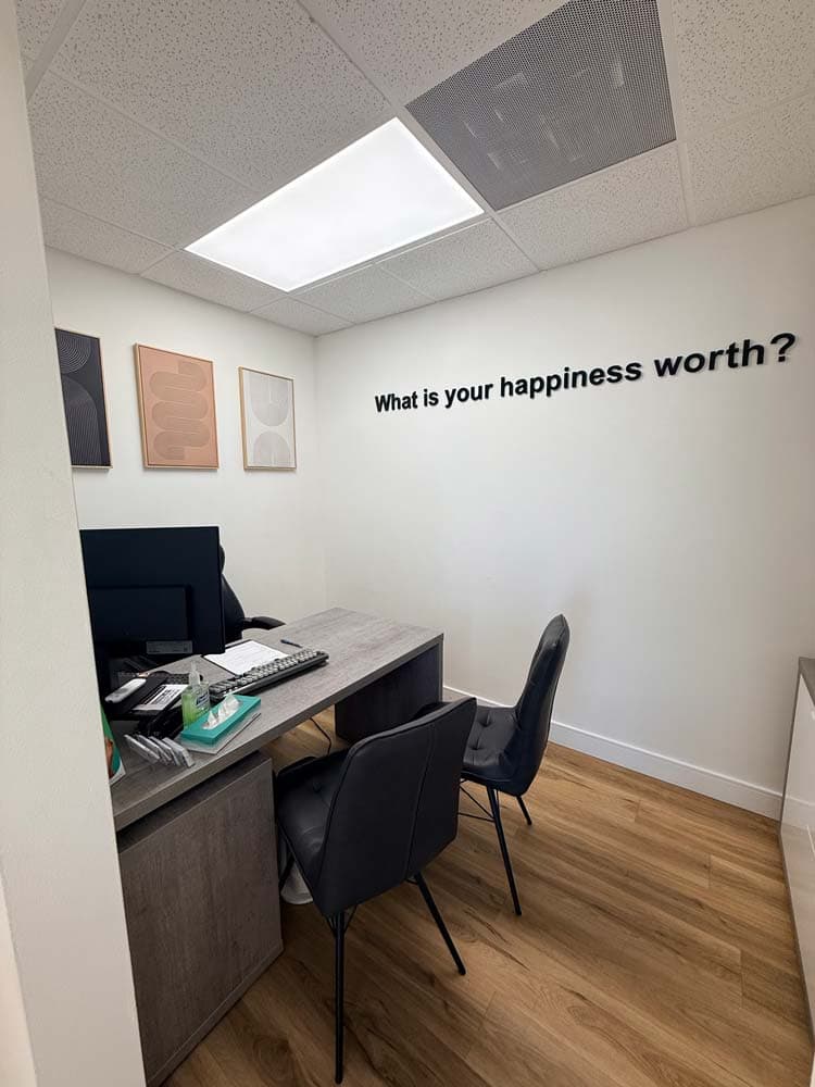 Private consultation room at Implants 4 Life